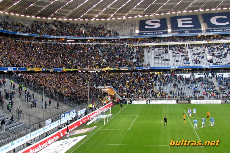 Ii. Bl 2004/2005 1860 Munich - Dynamo Dresden, 01.11.2004, Affiche  Allianz-Arena