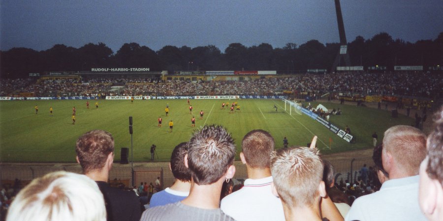 Flutspiel: Dynamo Dresden vs. Leverkusen 0:2